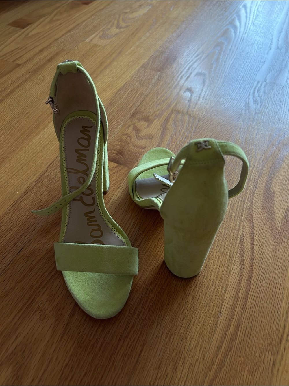 Sam edelman suede sandals 🍓